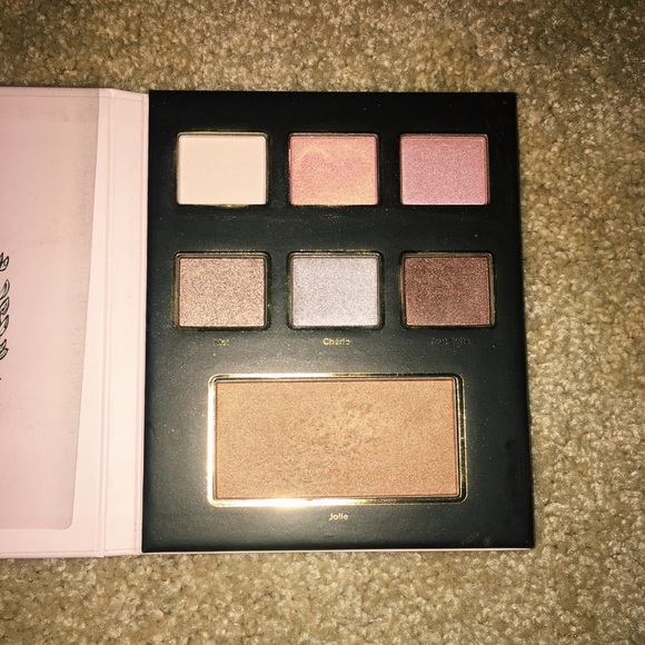 Too Faced Christmas in Paris eyeshadow palette - Picture 4 of 5